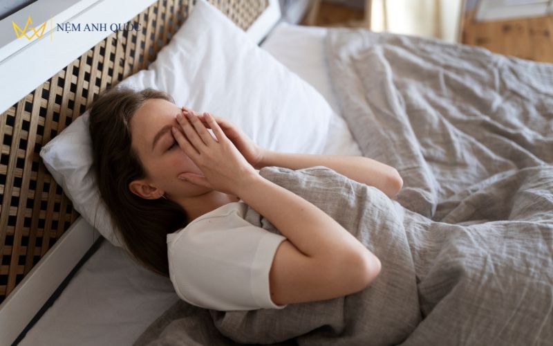 Dị ứng bụi vải có thể xuất hiện dưới nhiều dạng khác nhau